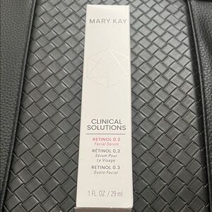Mary Kay Clinical Solutions Retinol 0.3 Serum - White and Pink